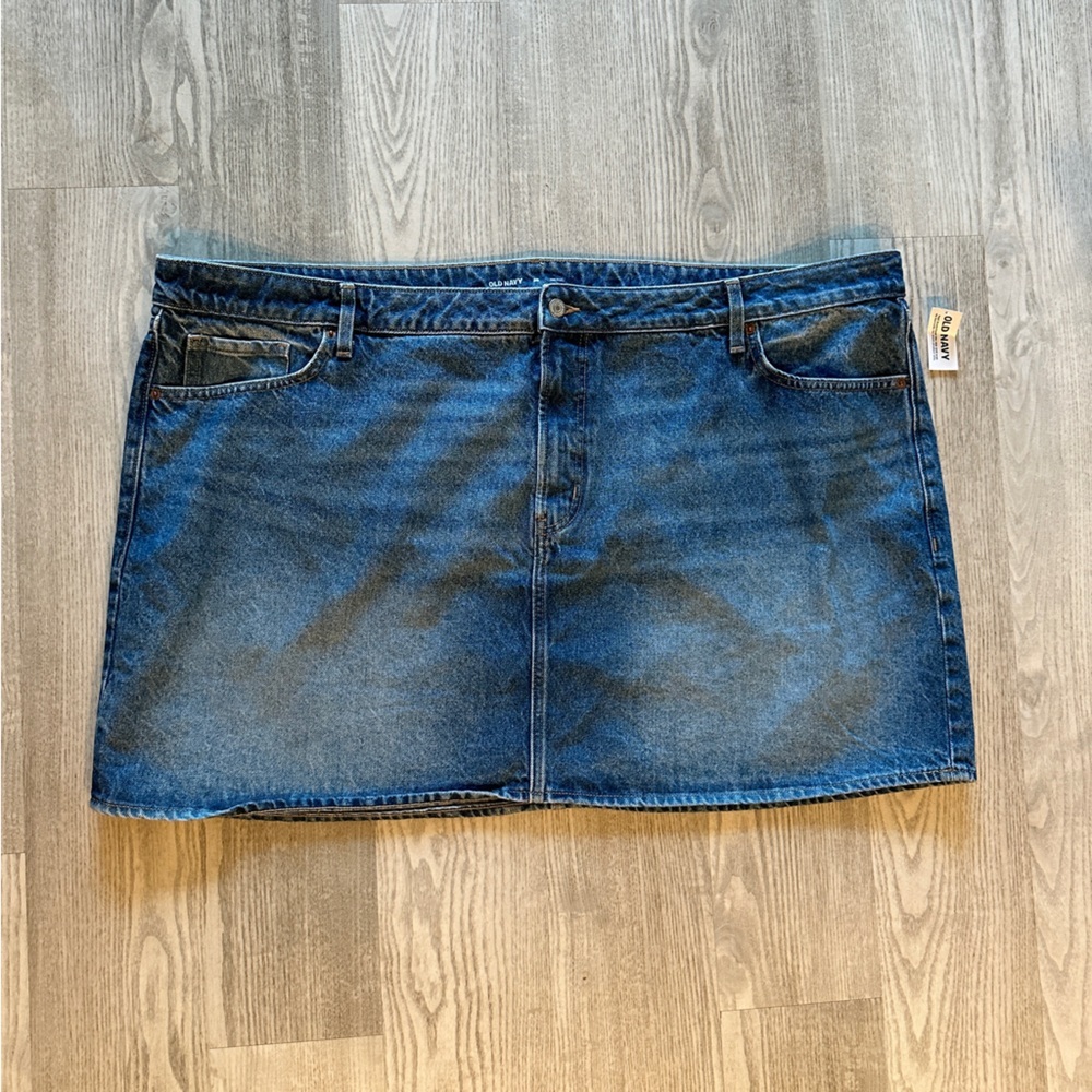 NWT Old Navy Mid-rise Blue Denim Mini Skirt 28